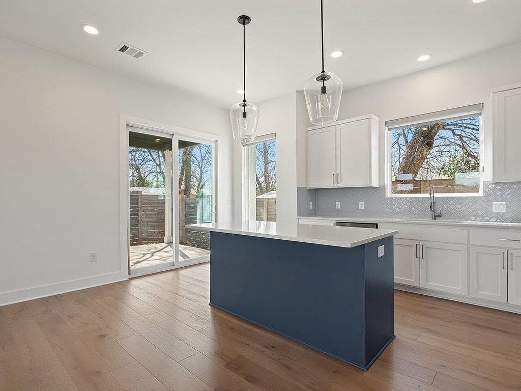 709 W Saint Elmo Rd #2 Austin, TX 78745  | Condominium