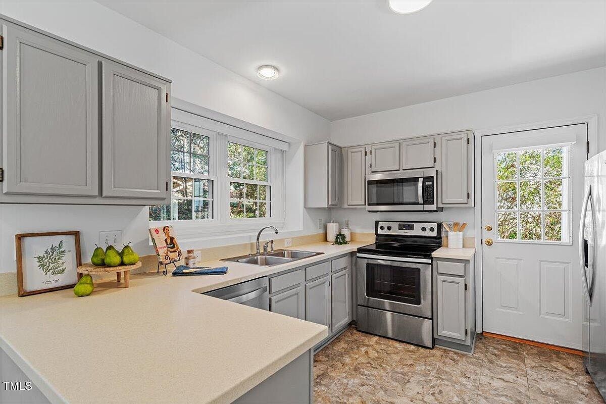 105 Solstice Cir Cary, NC 27513  | Single Family