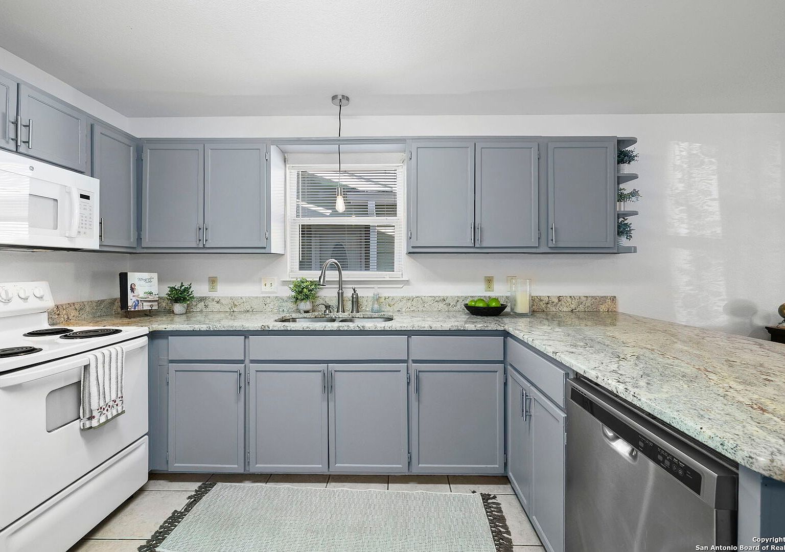 121 S Plant Ave APT 102 Boerne, TX 78006  | Condominium