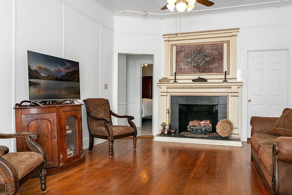 511 W Austin St Fredericksburg, TX 78624  | Single Family