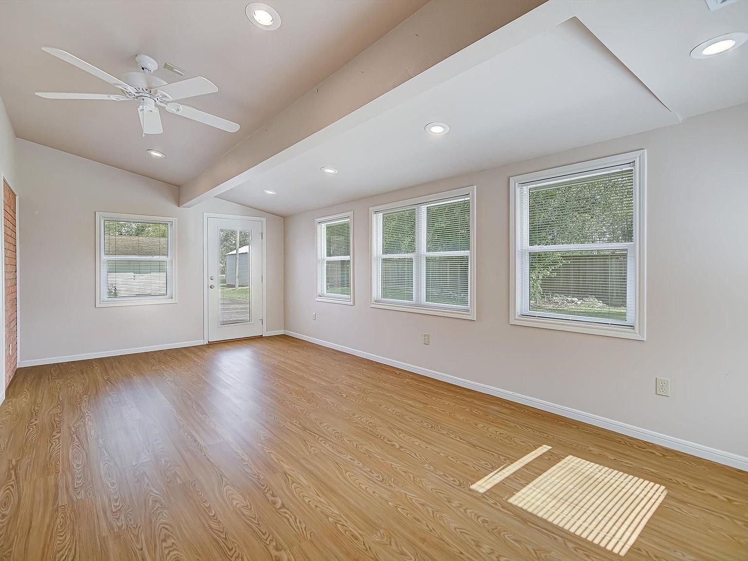 106 Woodland Rd Lake Jackson, TX 77566 | Single Family