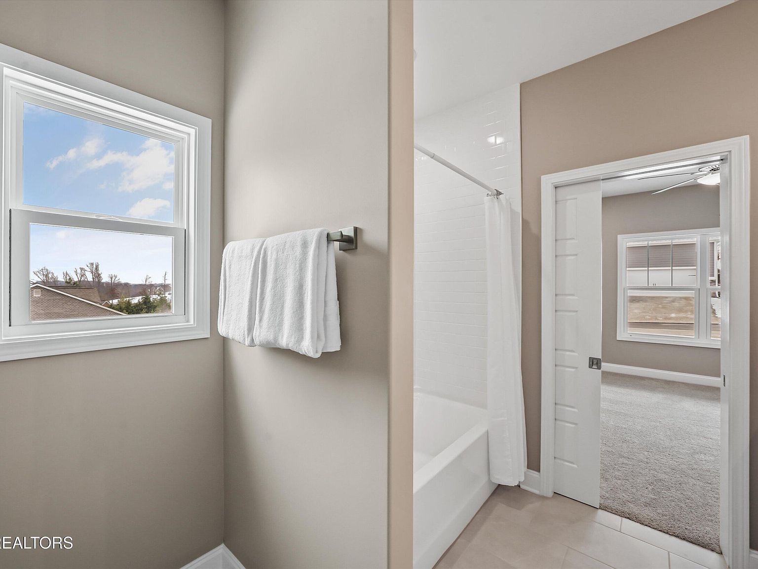 1576 Green Meadows Ln Lenoir City, TN 37771  | Single Family