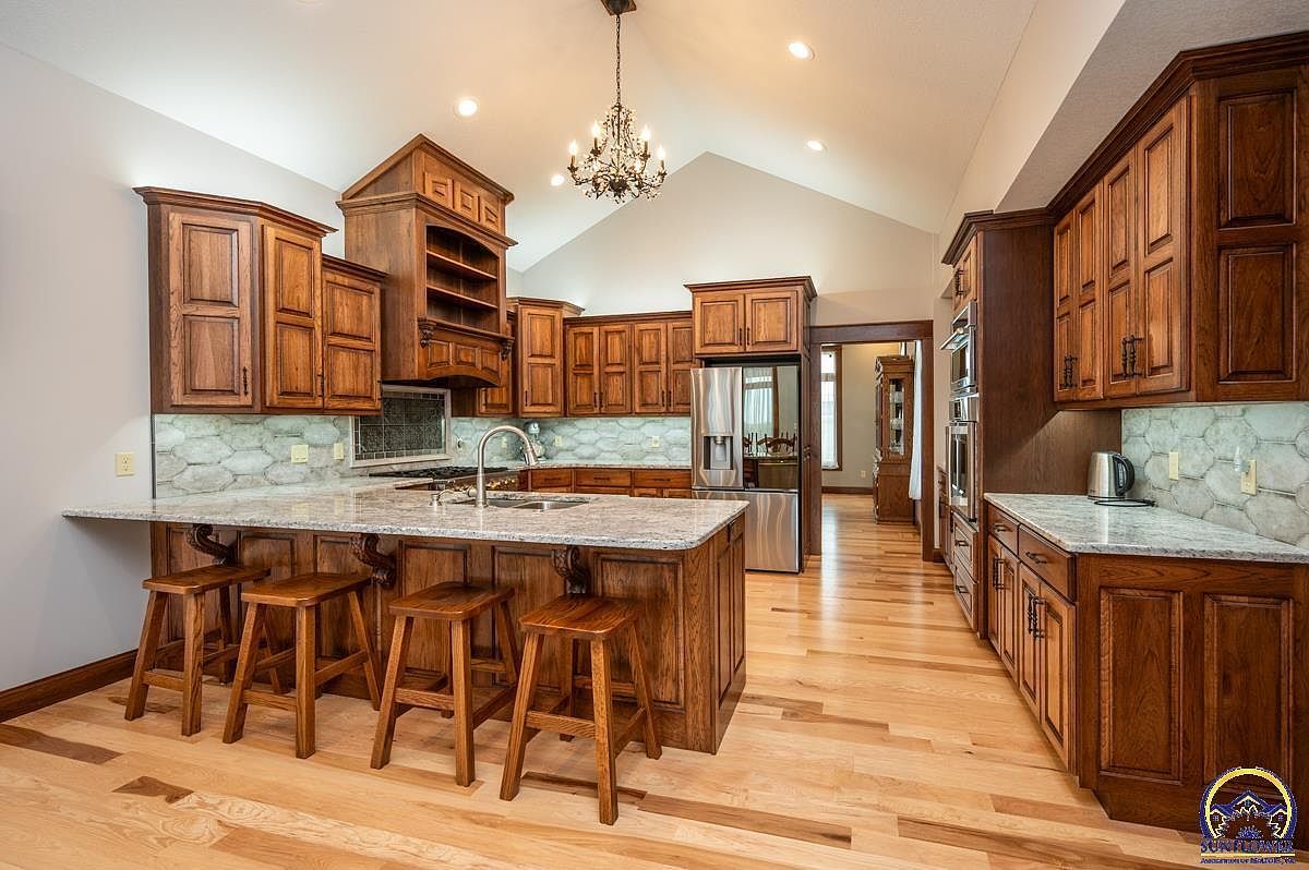 7630 SE Berryton Rd Berryton, KS 66409  | Single Family