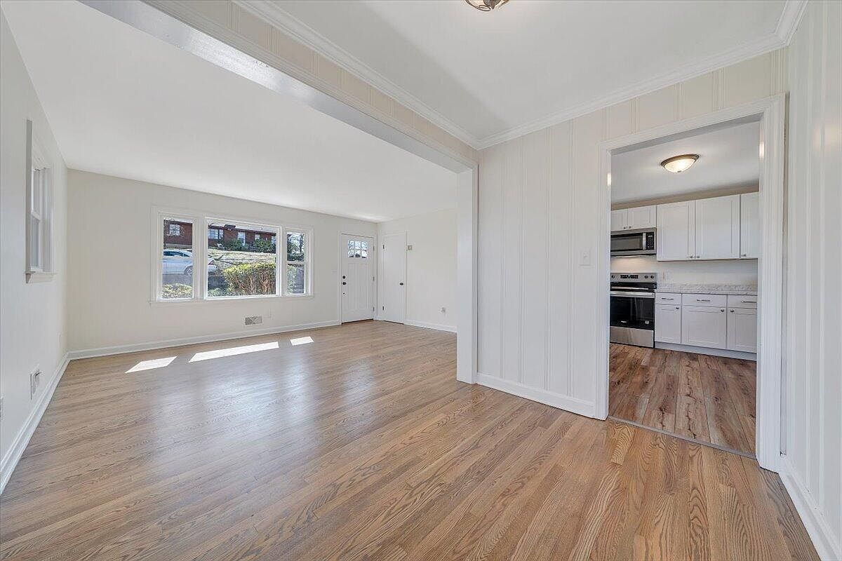 1089 Glenn Ridge Rd NW Roanoke, VA 24017  | Single Family