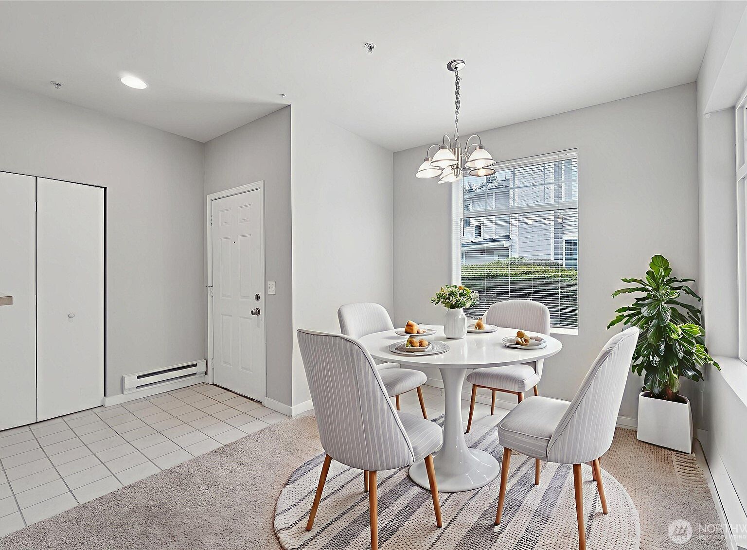 5812 S 234th St Kent, WA 98032  | Condominium