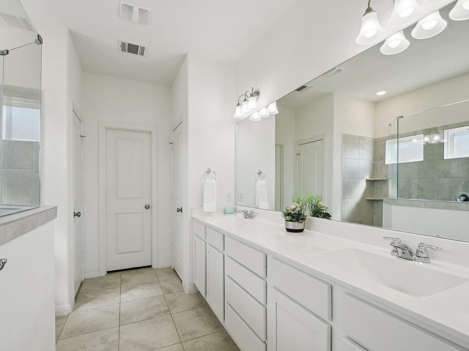 208 Locklin Dr Liberty Hill, TX 78642  | Single Family