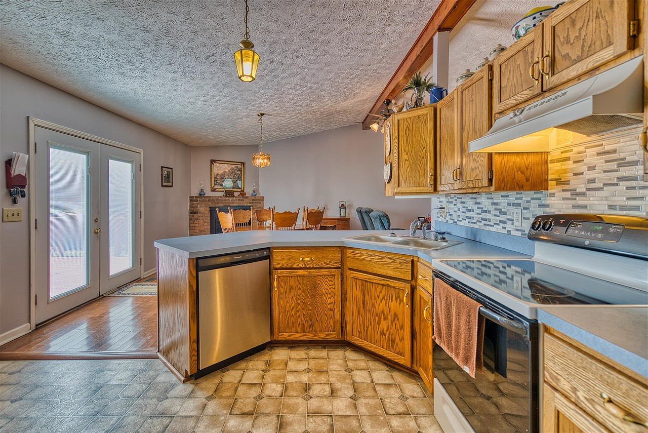 1350 Roark Rd Franklin, KY 42134  | Single Family