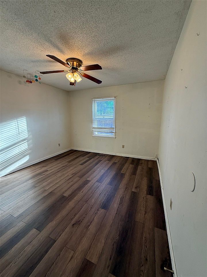 500 Willow Ln Franklin, KY 42134  | Single Family