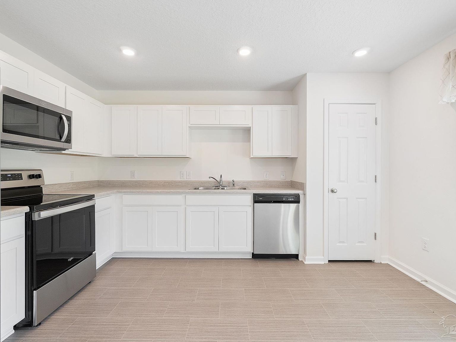 8712 Schooner Ln Pensacola, FL 32507  | Single Family