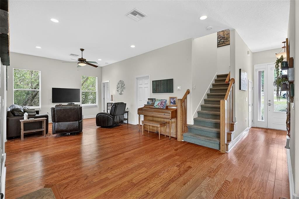 929 Carlton Ave Lake Wales, FL 33853 | Single Family