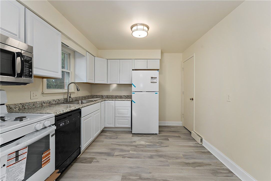 2603 19th St APT E Beaver Falls, PA 15010 | Condominium