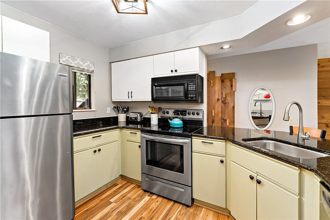 2305 Swiss Mountain Dr Champion, PA 15622 | Condominium