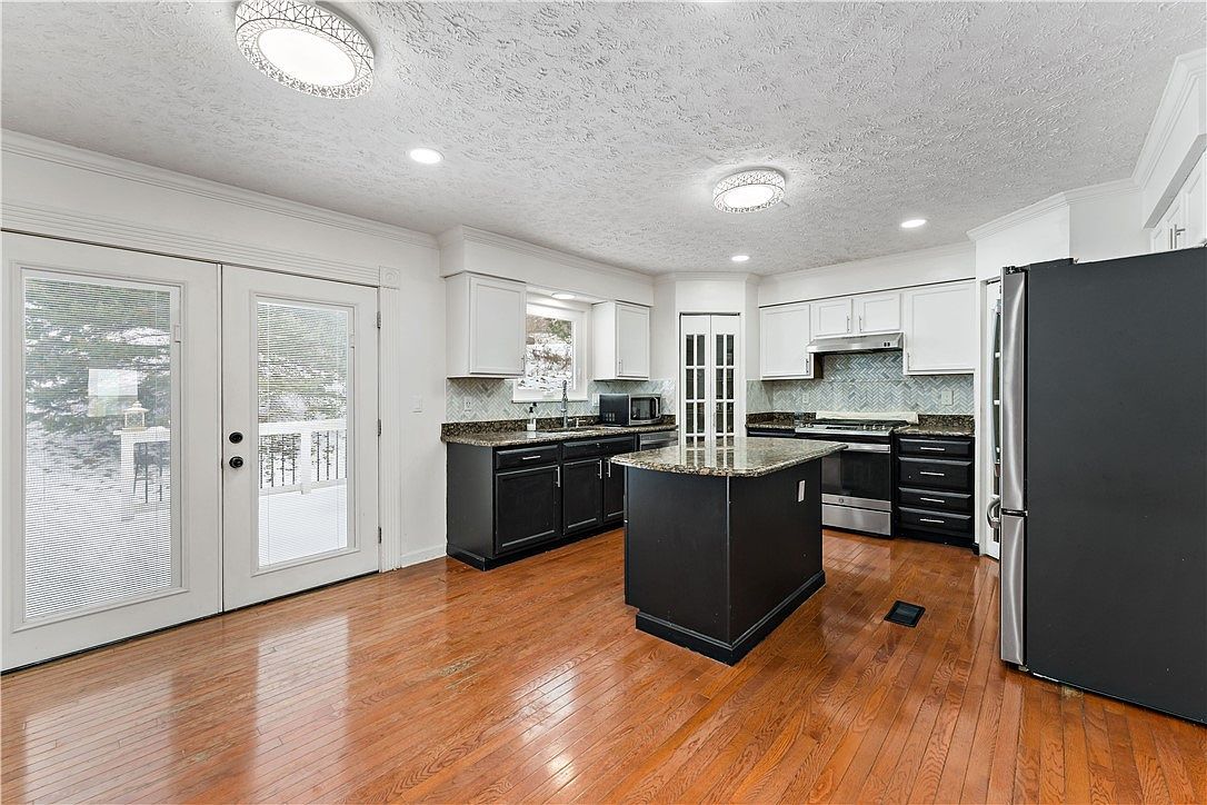 3360 Lenox Dr Pittsburgh, PA 15238 | Single Family