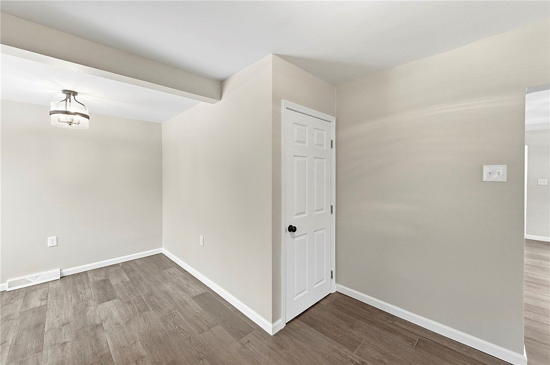 2421 Graceland Rd New Castle, PA 16105  | Single Family