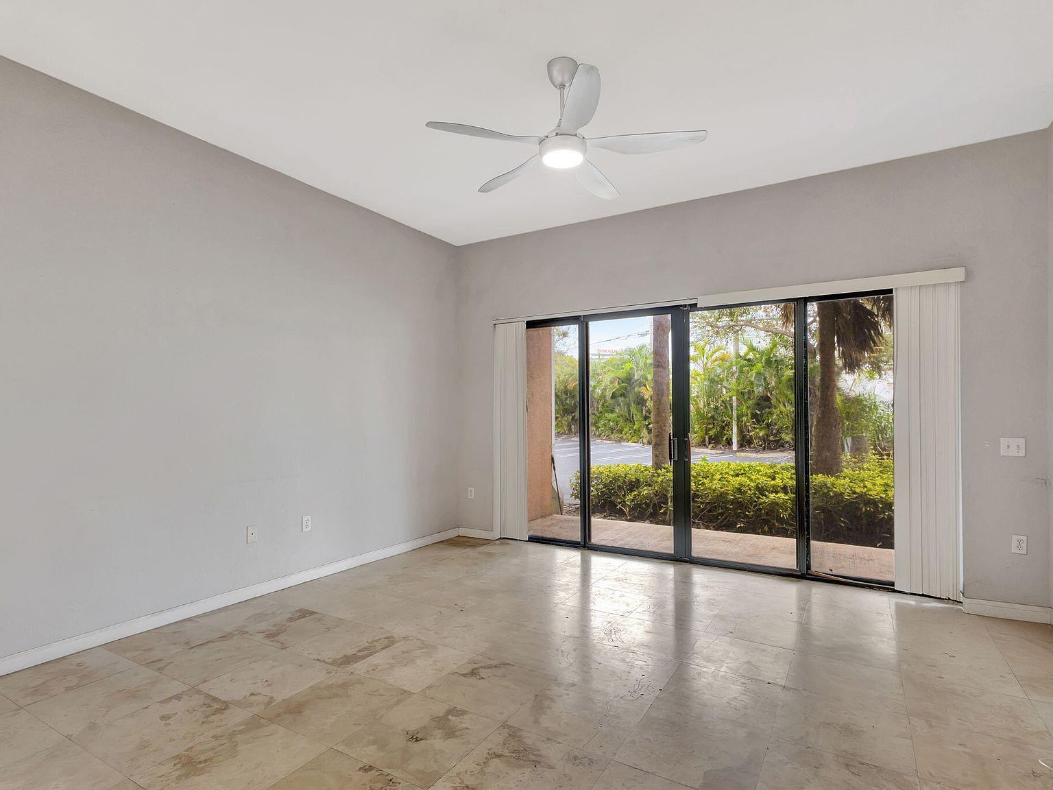 1620 Presidential Way APT 110 West Palm Beach, FL 33401  | Condominium