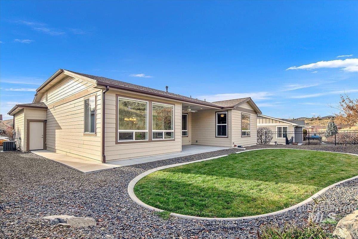 5304 W White Hills Dr Boise, ID 83714  | Single Family