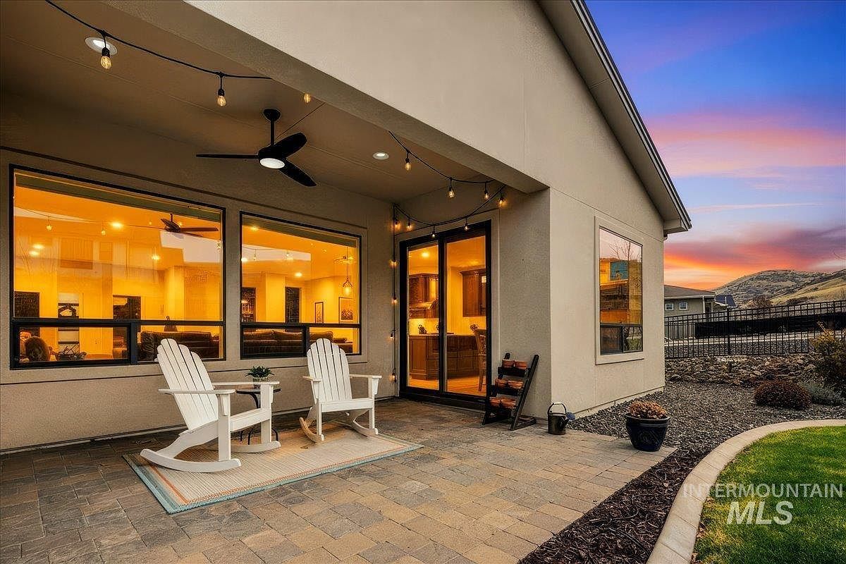 18071 N Burnt Car Way Boise, ID 83714  | Single Family