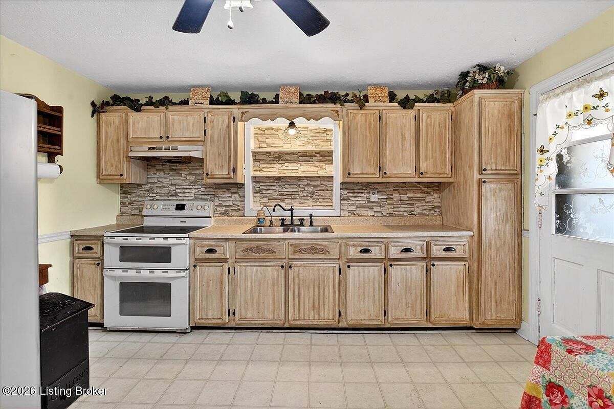 9905 New Haven Rd New Haven, KY 40051  | Single Family