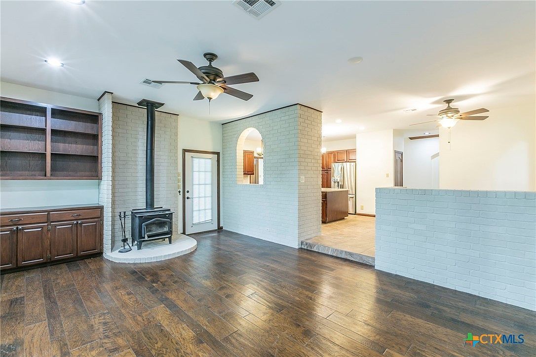 50 Spur Dr Morgans Pt Resort, TX 76513  | Single Family