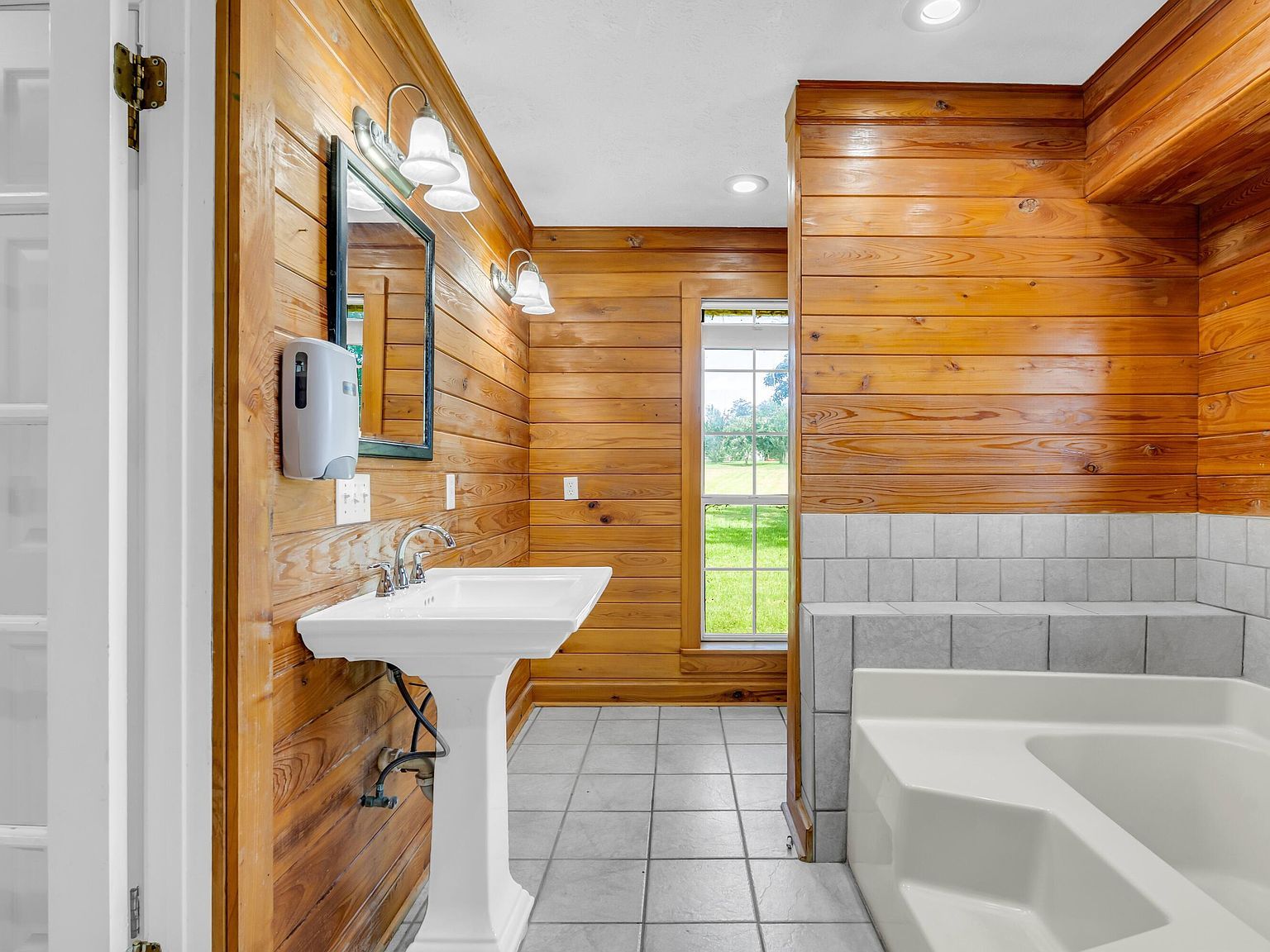 3790 N Columbus Ave Louisville, MS 39339 | Single Family