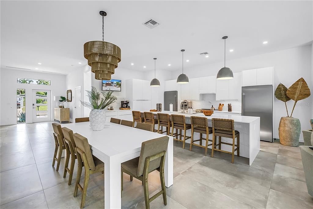 2314 Floyd St Sarasota, FL 34239  | Single Family