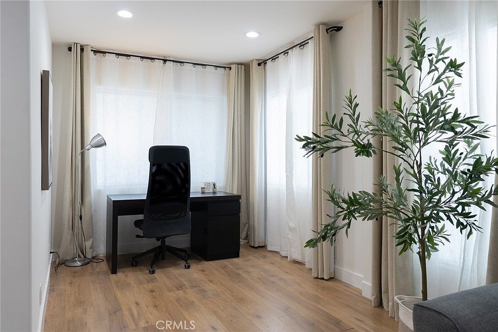 135 N Vendome St Los Angeles, CA 90026 | Multi Family