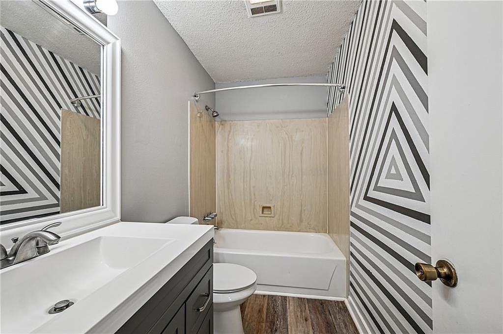 737 Heavens Dr APT 7 Mandeville, LA 70471  | Condominium