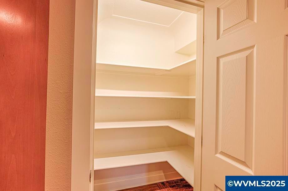 1090 E Ellendale Ave Dallas, OR 97338  | Single Family