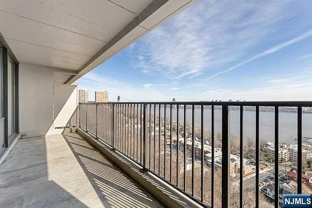 3 Horizon Rd APT 1004 Fort Lee, NJ 07024  | Condominium