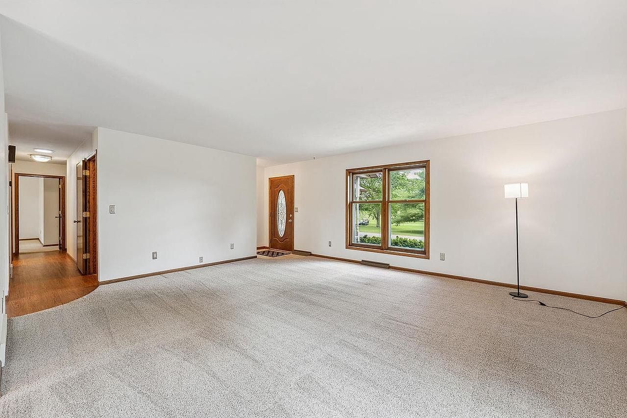 E7173 Eagle Ridge Ct Reedsburg, WI 53959  | Single Family