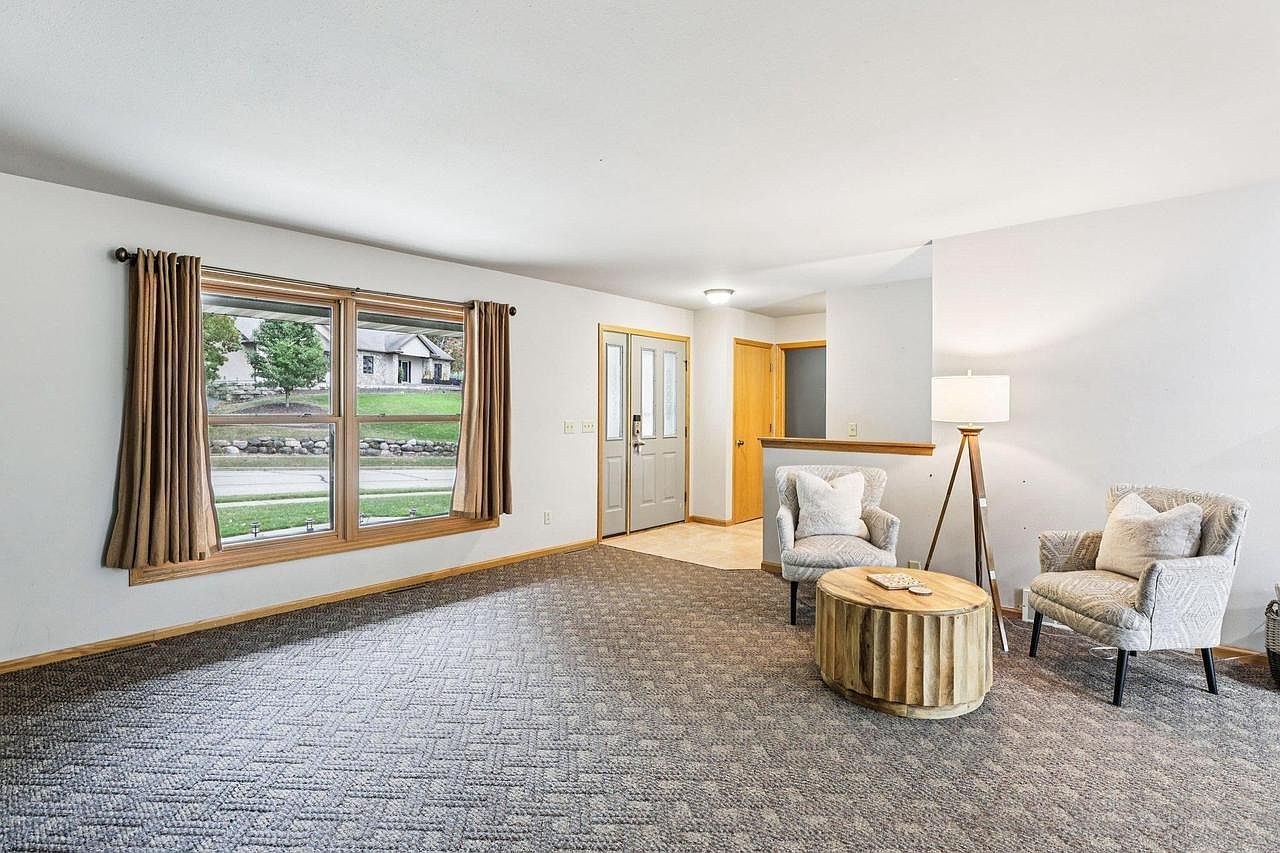 2201 Winfield Dr Reedsburg, WI 53959  | Single Family