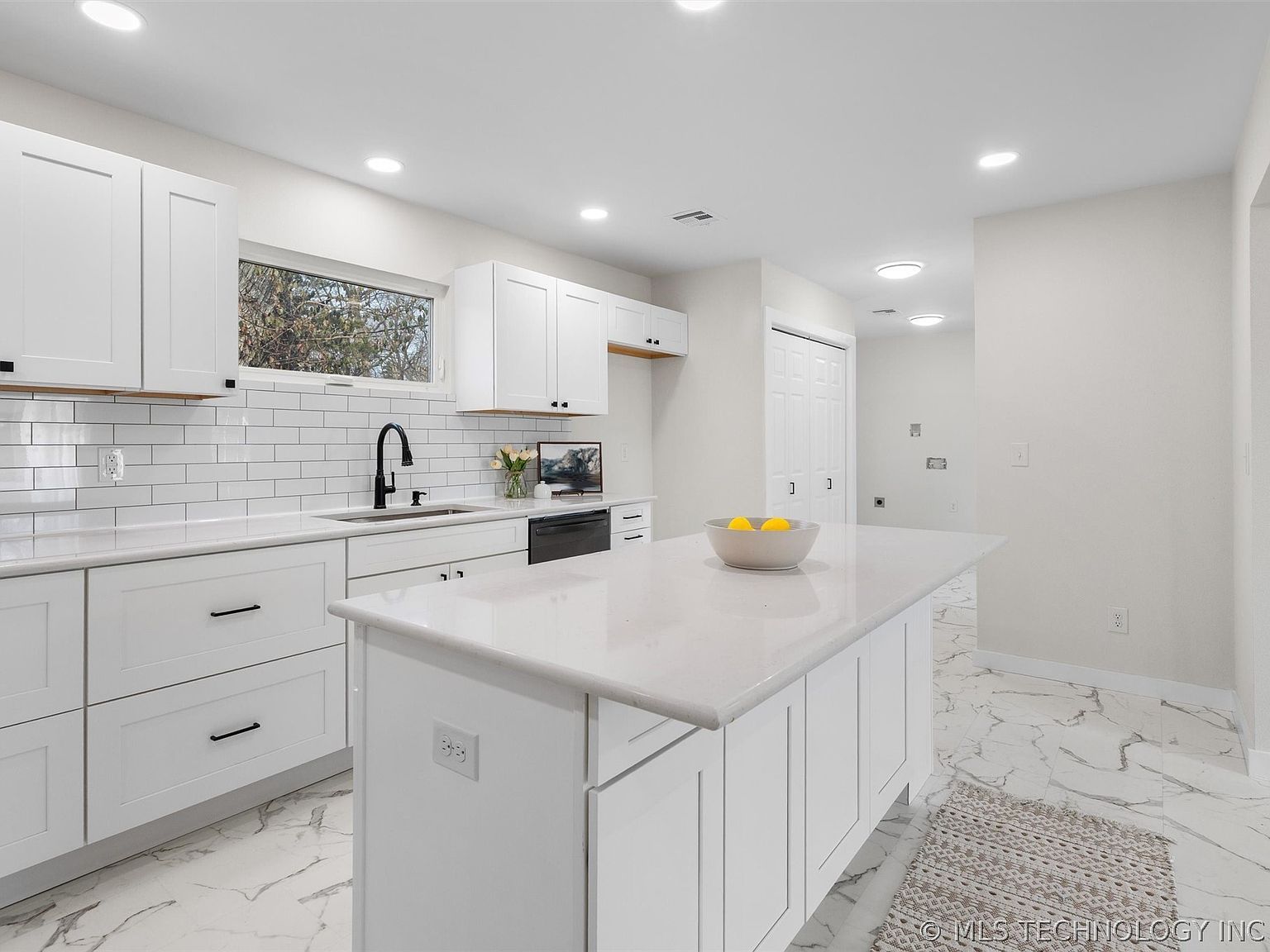 1625 East Dr Bartlesville, OK 74006  | Single Family