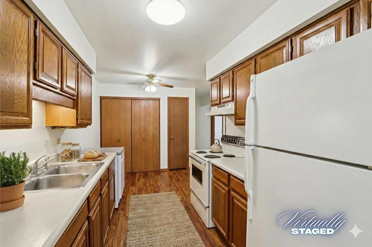 4417 S Greenridge Cir Unit G Milwaukee, WI 53220  | Condominium