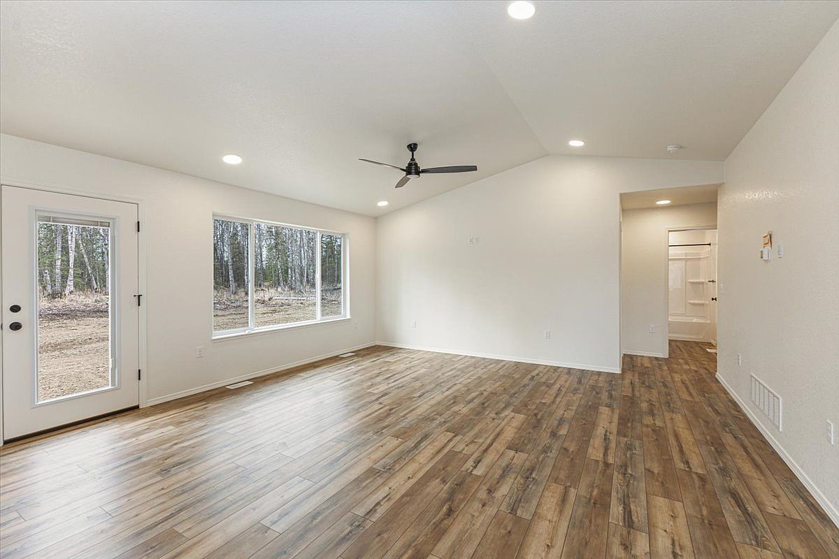 8898 E Honey Bear Cir Palmer, AK 99645  | Single Family