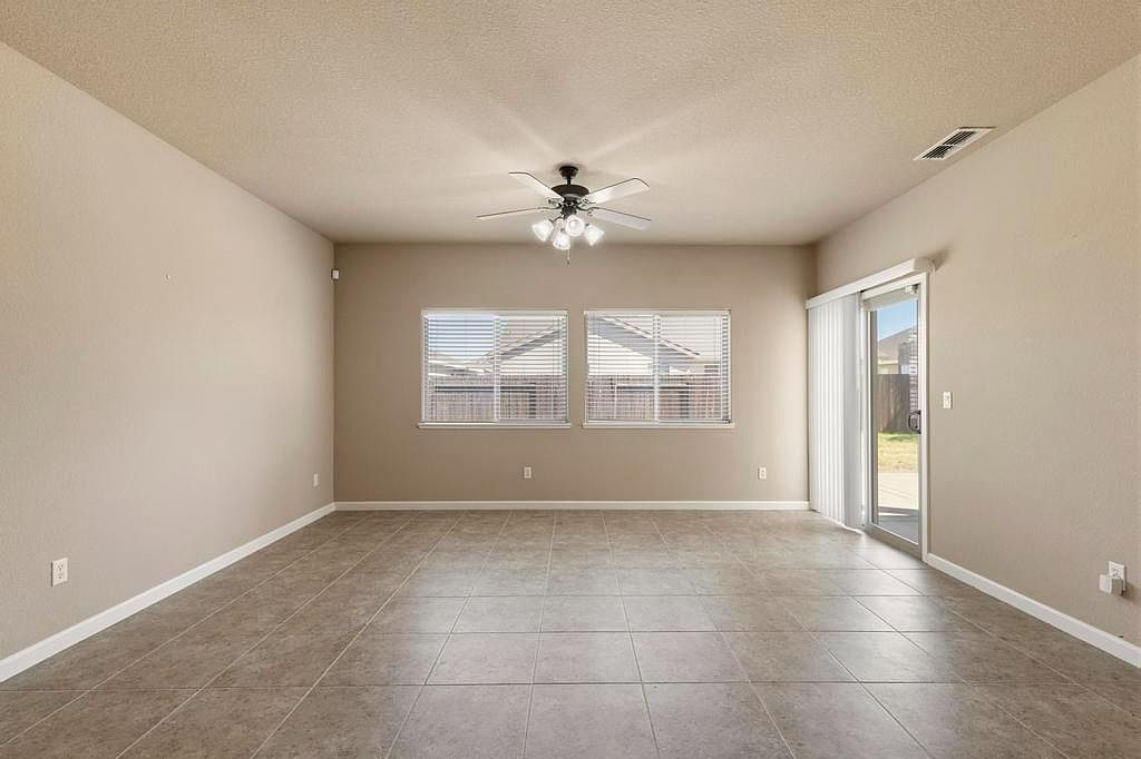 5621 Seedling Way Linda, CA 95901 | Single Family