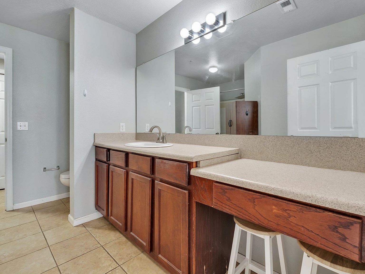 2801 Chancellorsville Dr APT 137 Tallahassee, FL 32312  | Condominium