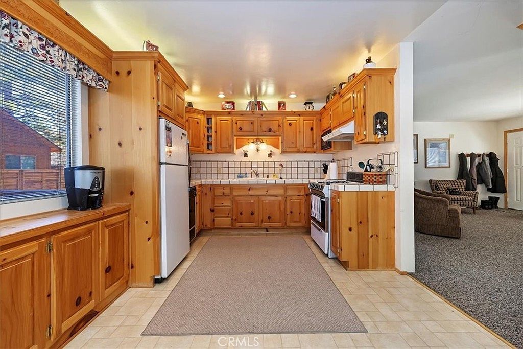 627 Sunset Ln Sugarloaf, CA 92386 | Single Family