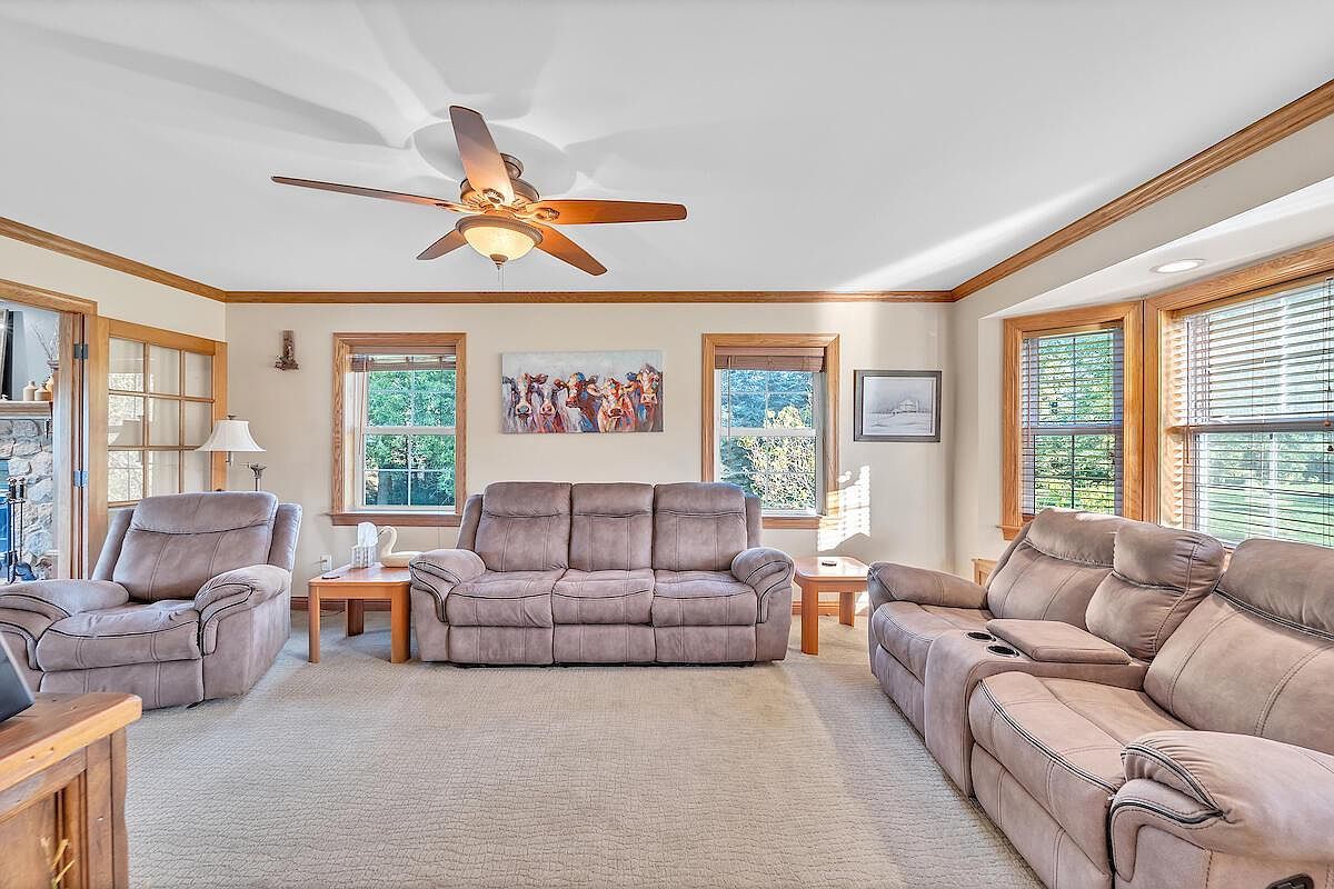 1717 Ernst Dr Hartford, WI 53027  | Single Family