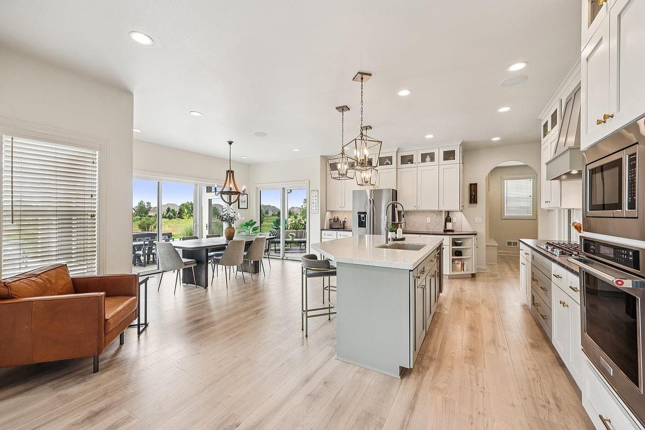 1609 Whistling Hill Cir Hartland, WI 53029  | Single Family