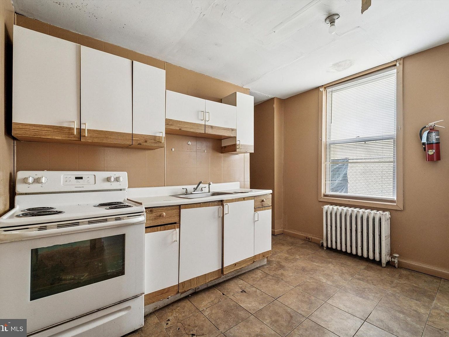 2211 N 2nd St Philadelphia, PA 19133 | Multi Family