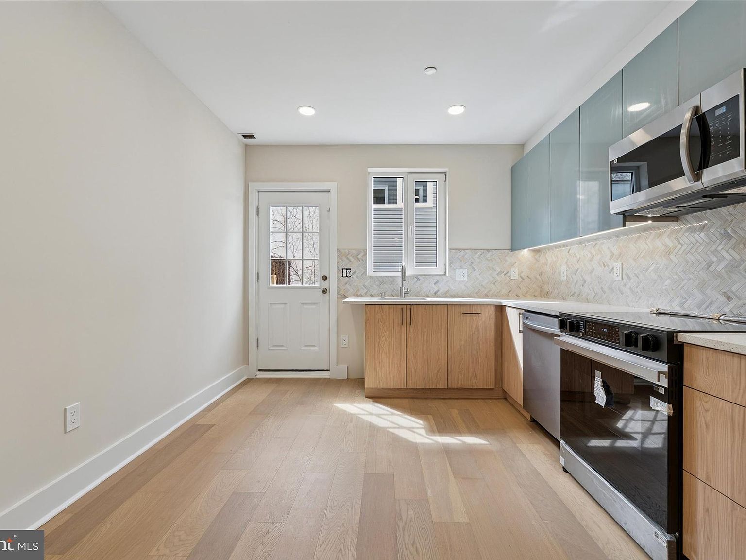 2440 E Harold St Philadelphia, PA 19125 | New build