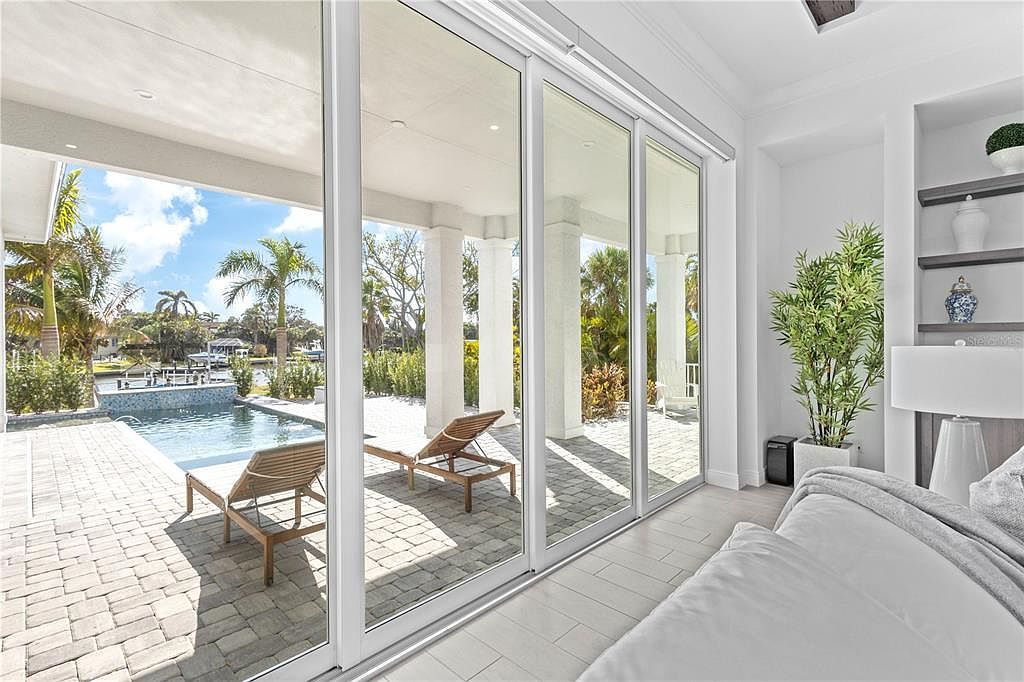 5910 Gulf Of Mexico Dr Longboat Key, FL 34228  | Single Family