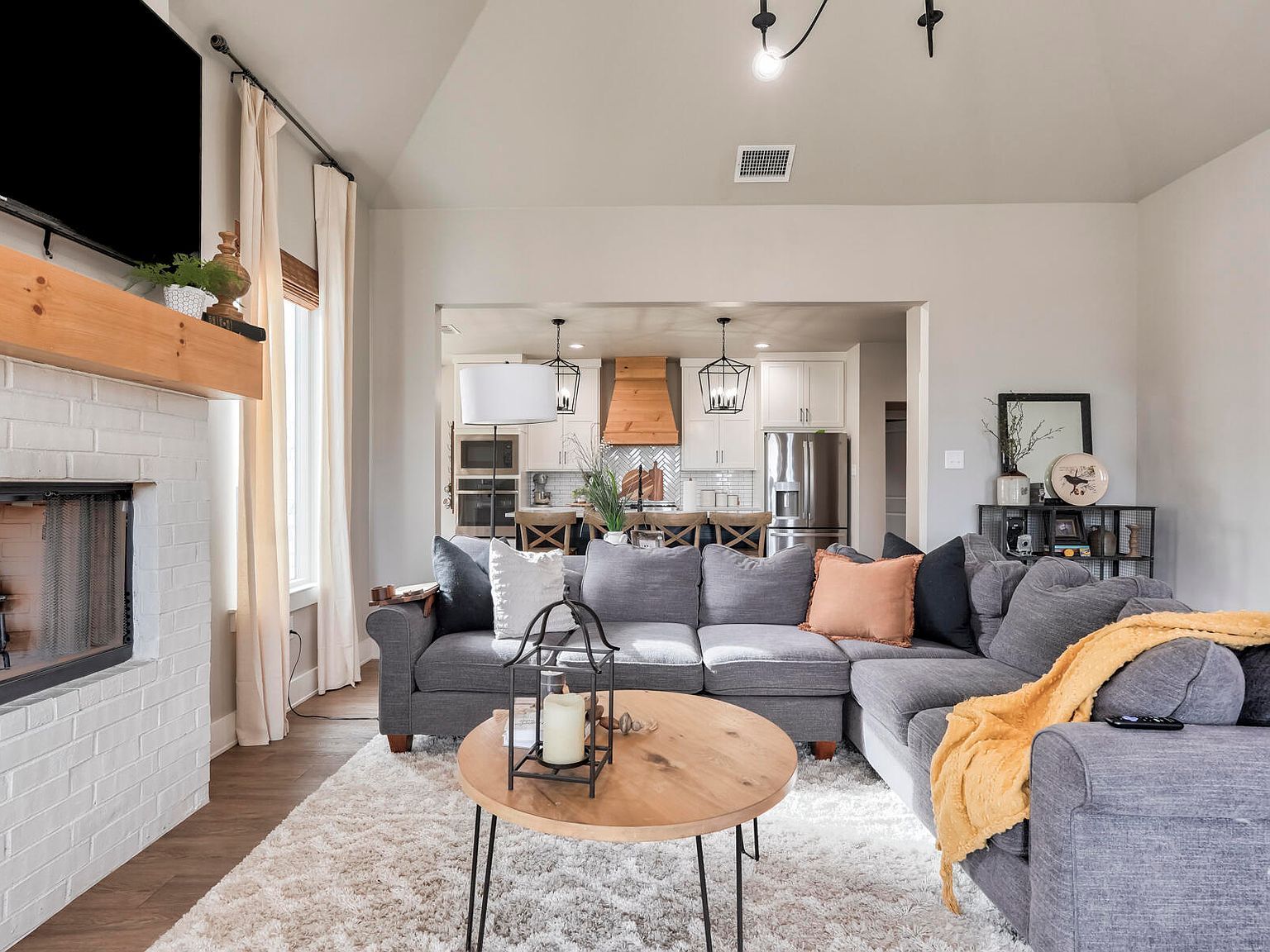 823 N 6th Cir Wolfforth, TX 79382  | Single Family