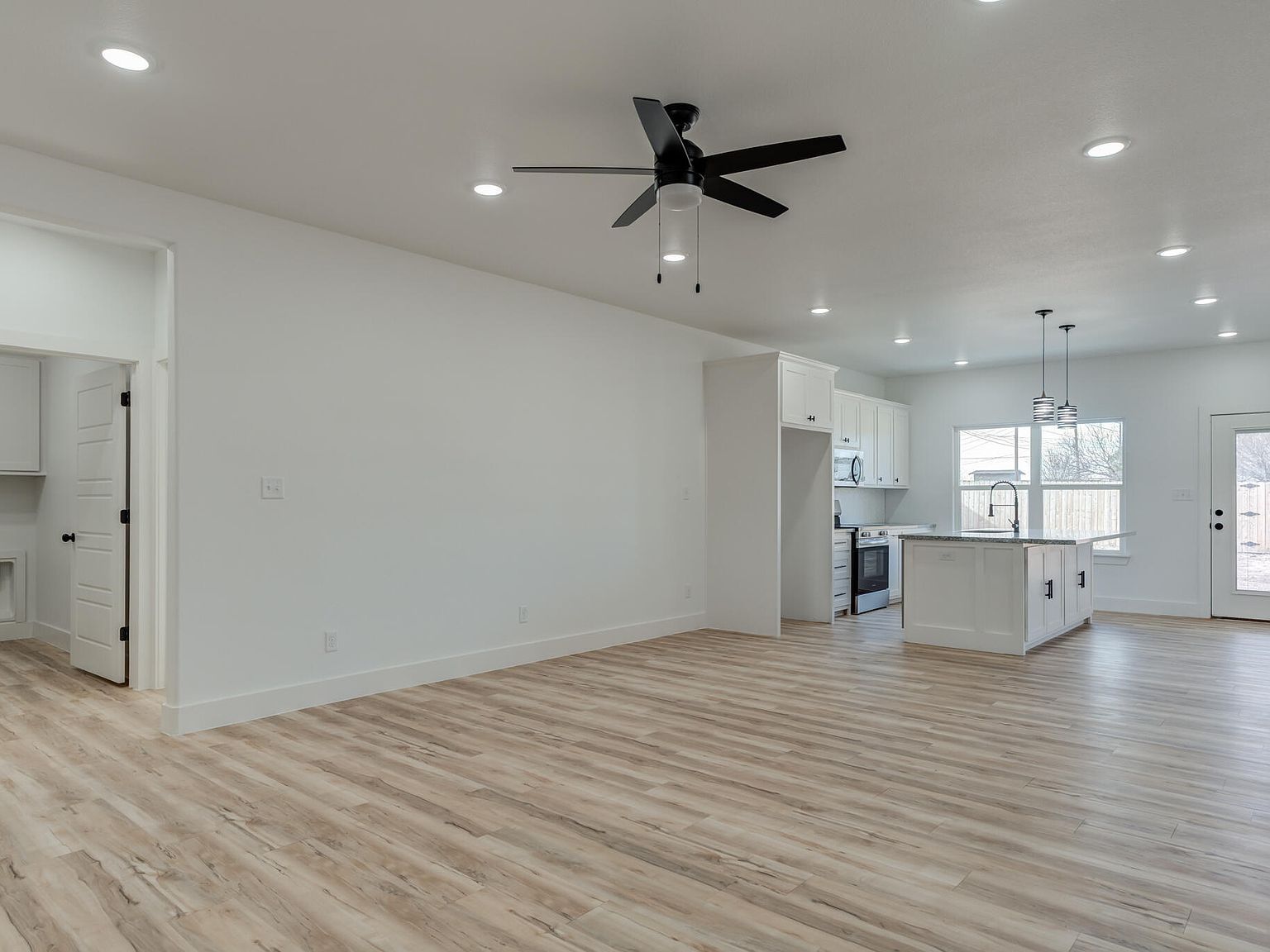 407 Avenue M Abernathy, TX 79311  | Single Family