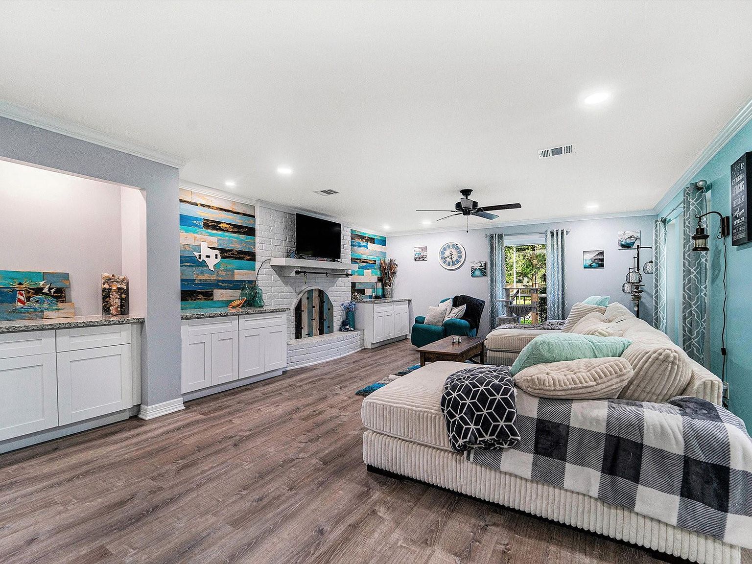 5814 Theall Rd Houston, TX 77066  | Single Family