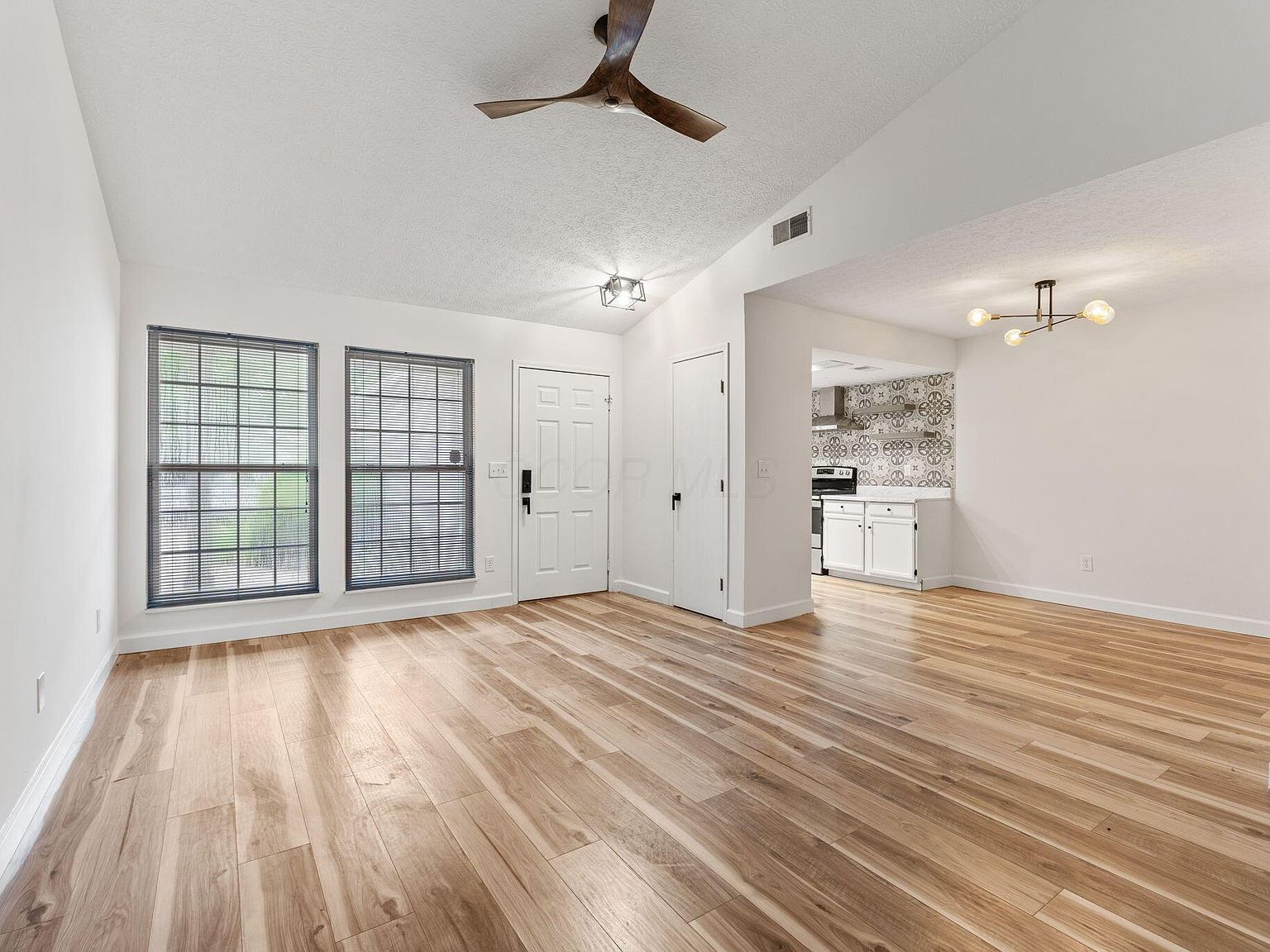 5556 Parkshire Dr Columbus, OH 43229  | Condominium