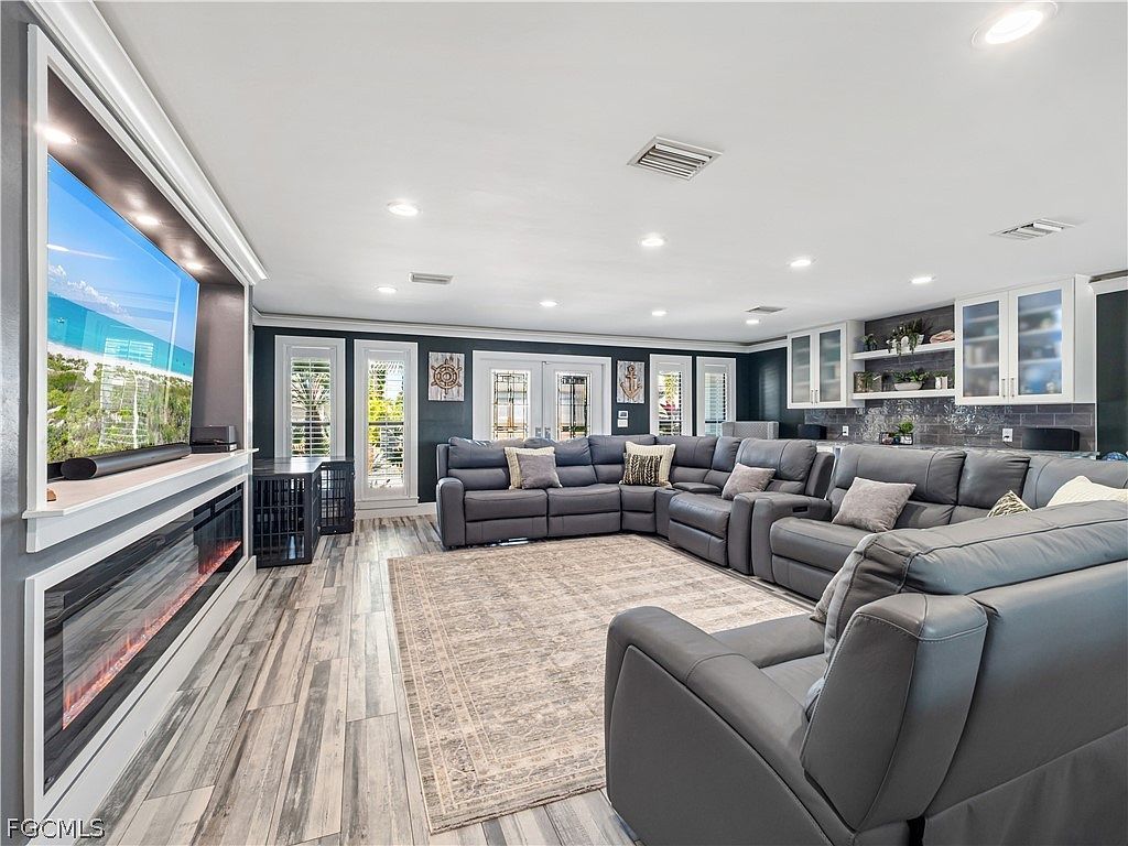 1912 SE 33rd Ter Cape Coral, FL 33904  | Single Family