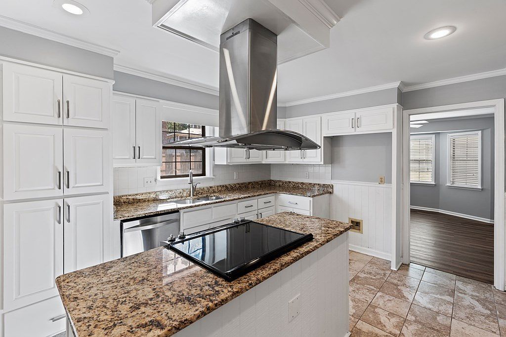 1809 S Sherwood Cir Valdosta, GA 31602  | Single Family