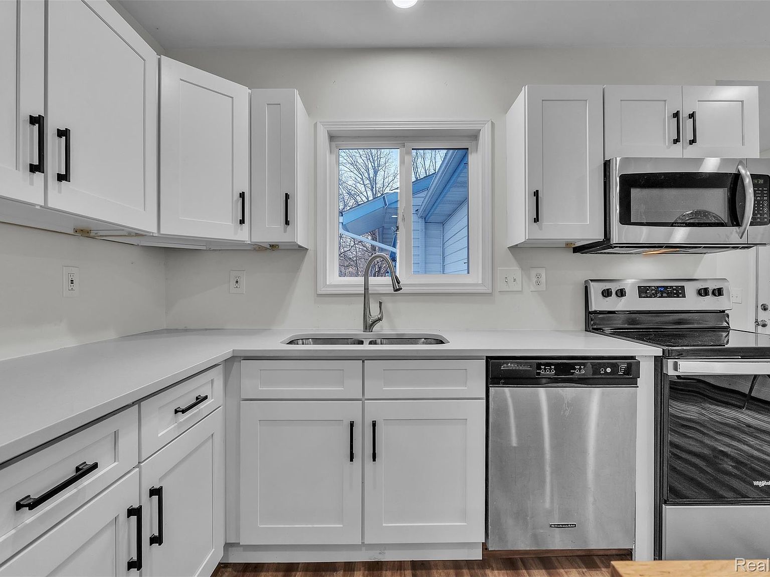 8165 Leonard Dr Holly, MI 48442 | Single Family