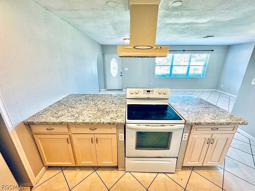 913 Hudson Ave Lehigh Acres, FL 33936 | Single Family